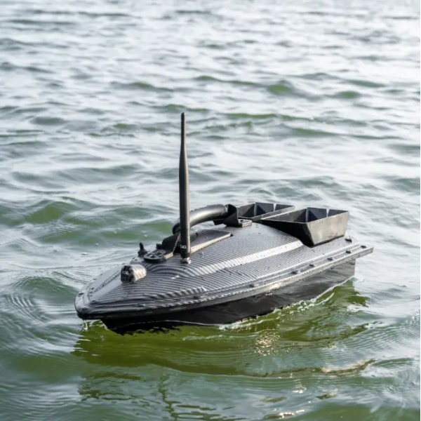 Кораблик для прикормки Flytec V070 GPS Bait Boat 40 точок автоповернення 2 бункери до 1.5 кг дистанція 300 м акумулятор 12000 мАг