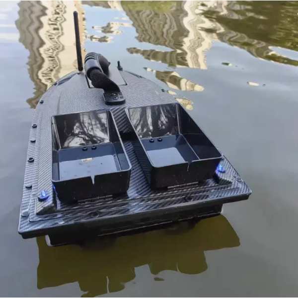 Кораблик для прикормки Flytec V070 GPS Bait Boat 40 точок автоповернення 2 бункери до 1.5 кг дистанція 300 м акумулятор 12000 мАг