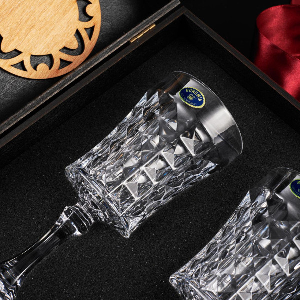 Набір для вина EuroMarket DIAMOND з богемського скла в дерев'яній коробці