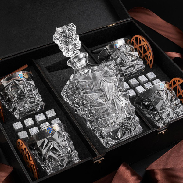 Подарунковий набір для віскі EuroMarket Bohemia Glacier з декантером у дерев'яній коробці