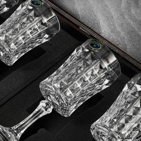 Подарочный набор для вина EuroMarket DIAMOND 4 бокала 200 мл и костеры в коробке