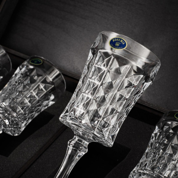 Подарочный набор для вина EuroMarket DIAMOND 4 бокала 200 мл и костеры в коробке