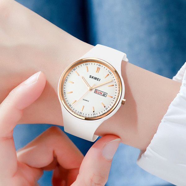 Жіночий годинник Skmei 1747WT White з білим силіконовим ремінцем