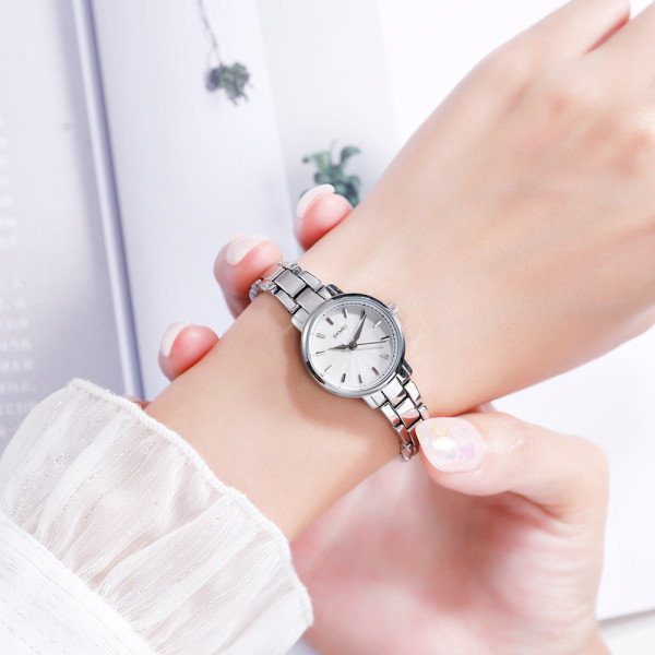 Женские часы Skmei 1410SI Silver на металлическом браслете