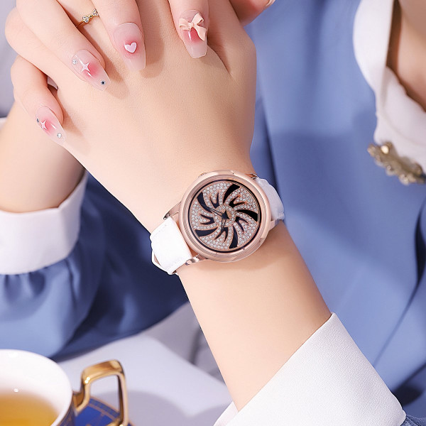 Женские часы Skmei 2179WT White с кожаным корешком
