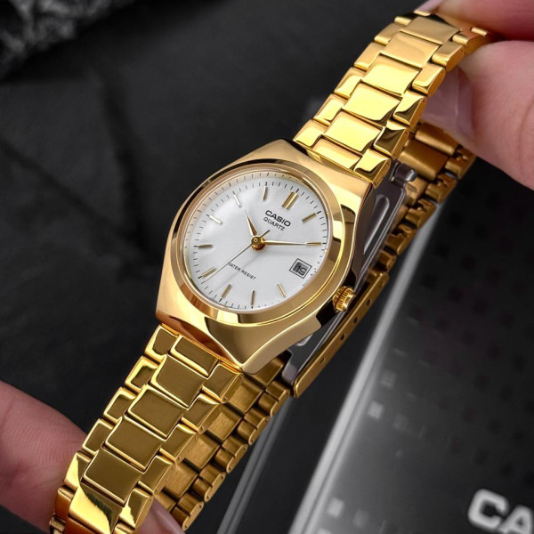 Жіночий класичний кварцовий годинник Casio LTP-1170N-7A із золотистим браслетом