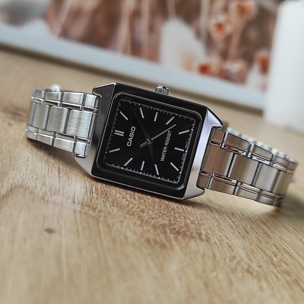 Жіночий годинник Casio LTP-V007D-1E з чорним циферблатом та сталевим браслетом