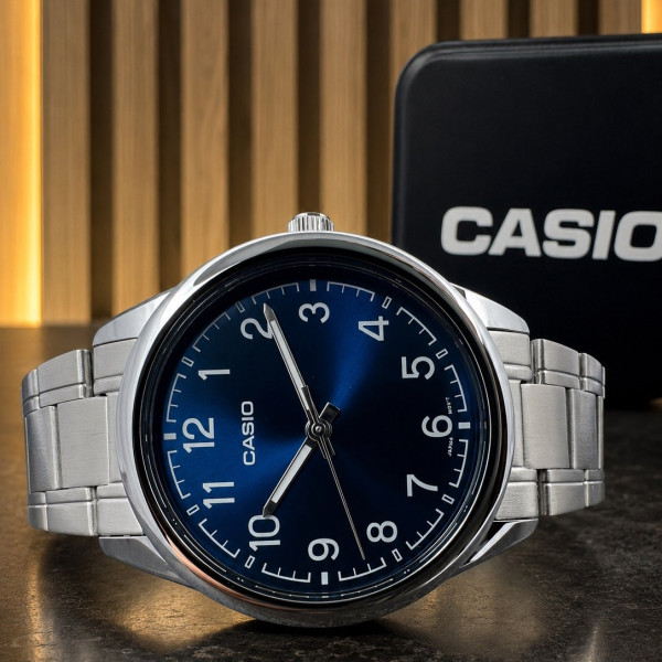 Мужские часы Casio MTP-V005D-2B4 с синим циферблатом и стальным браслетом