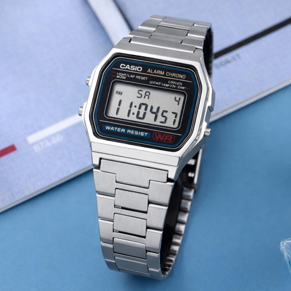 Чоловічий електронний годинник Casio A158WA-1D зі сталевим браслетом