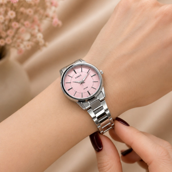 Жіночий годинник Casio LTP-1303D-4A з рожевим циферблатом