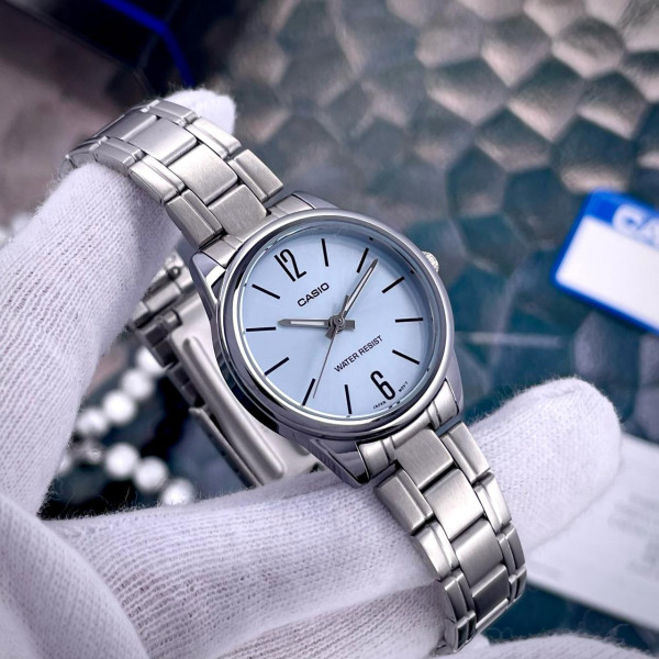 Жіночий наручний годинник Casio LTP-V005D-2B синій циферблат металевий браслет