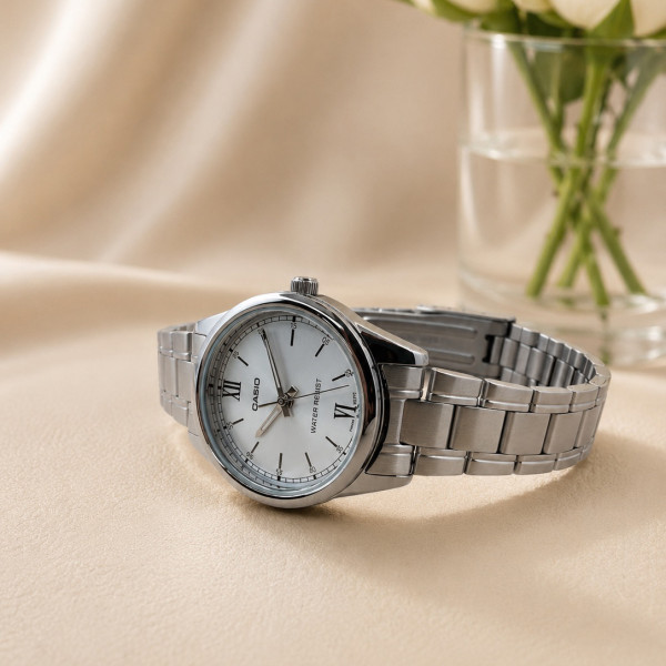 Жіночий годинник Casio LTP-V005D-2B3 з синім циферблатом та сталевим браслетом