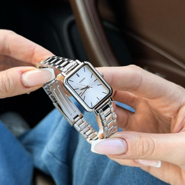 Женские часы Casio LTP-V009D-7E кварцевые с металлическим браслетом