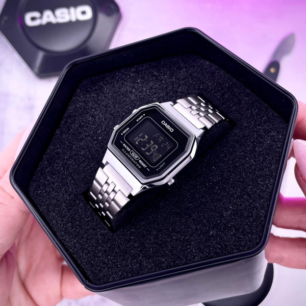 Наручний електронний годинник Casio LA680WA-1B зі сталевим браслетом