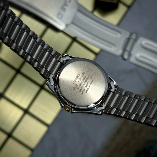 Женские часы Casio LTP-1183G-7A кварцевые со стальным браслетом
