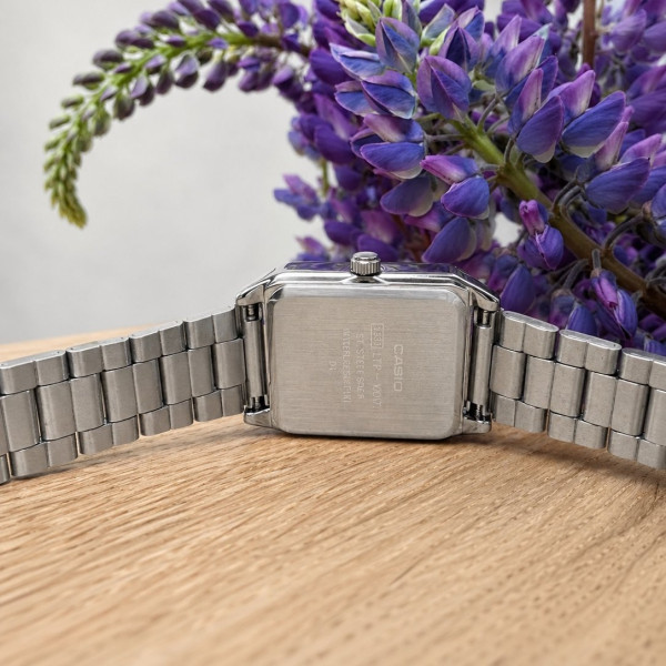 Женские часы Casio LTP-V007D-7E кварцевые со стальным браслетом