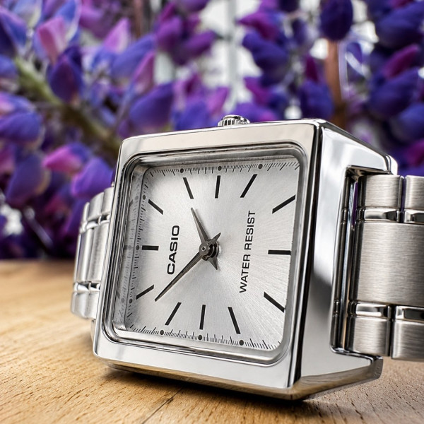Женские часы Casio LTP-V007D-7E кварцевые со стальным браслетом