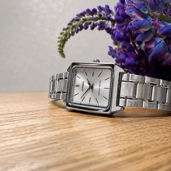 Женские часы Casio LTP-V007D-7E кварцевые со стальным браслетом