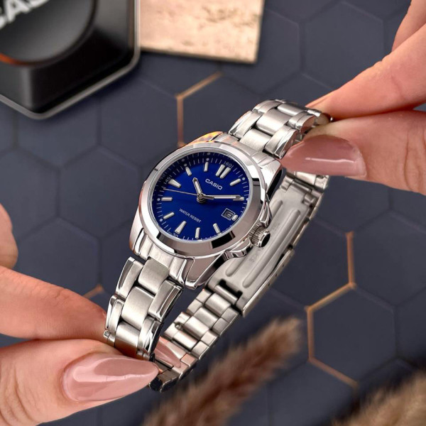 Жіночий годинник Casio LTP-1215A-2A2 кварцовий з синім циферблатом
