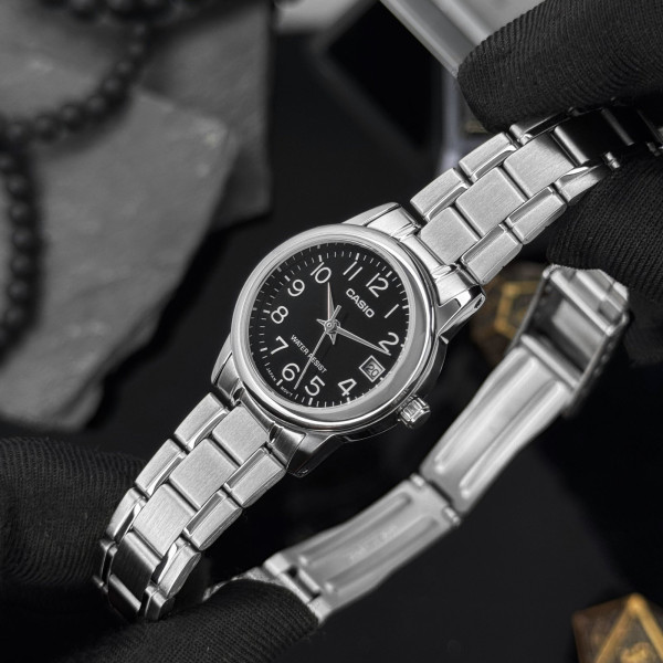 Жіночий годинник Casio LTP-V002D-1B з металевим браслетом та датою
