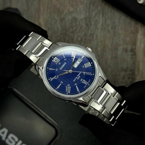 Чоловічий годинник Casio MTP-1384D-2A з синім циферблатом та водозахистом 10 ATM