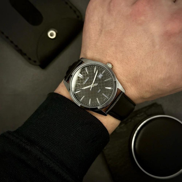 Чоловічий годинник Casio MTP-VD03L-1A класичний кварцовий чорний