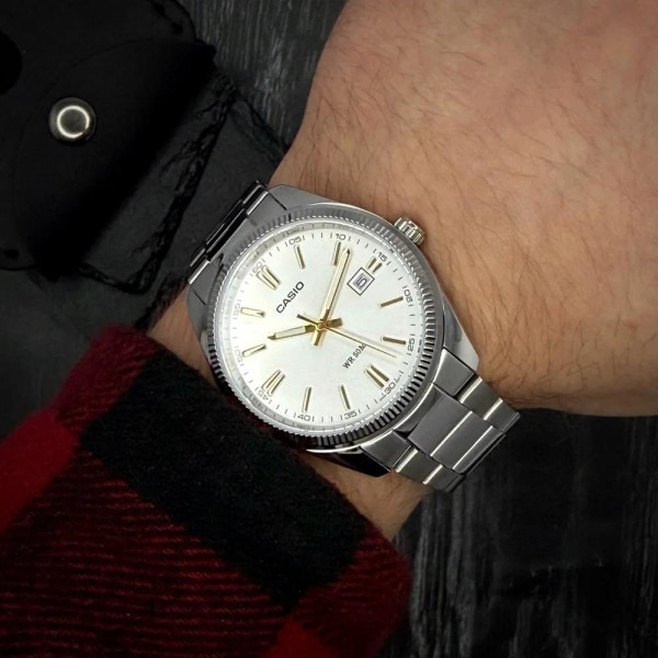 Мужские часы Casio MTP-1302D-7A2 с металлическим браслетом и водозащитой 5 ATM