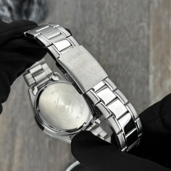 Мужские часы Casio MTP-1384D-1A с водозащитой 10 ATM и стальным браслетом
