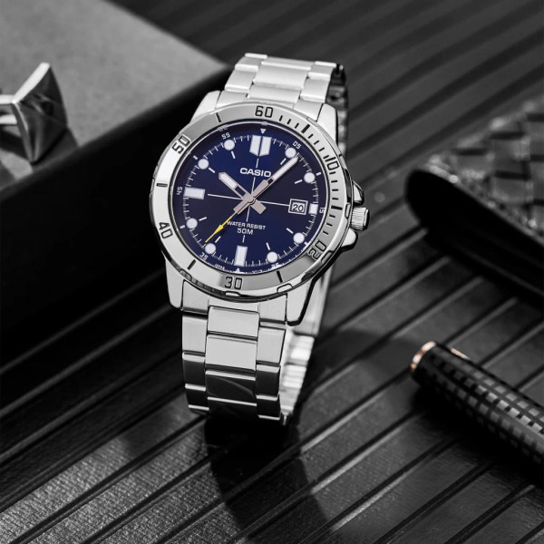 Мужские часы Casio MTP-VD01D-2E кварцевые с синим циферблатом 5 ATM