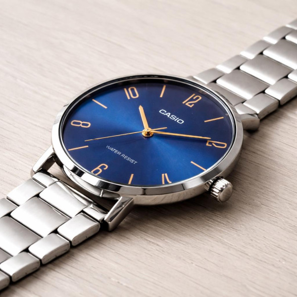 Чоловічий годинник Casio MTP-VT01D-2B класичний кварцовий зі синім циферблатом