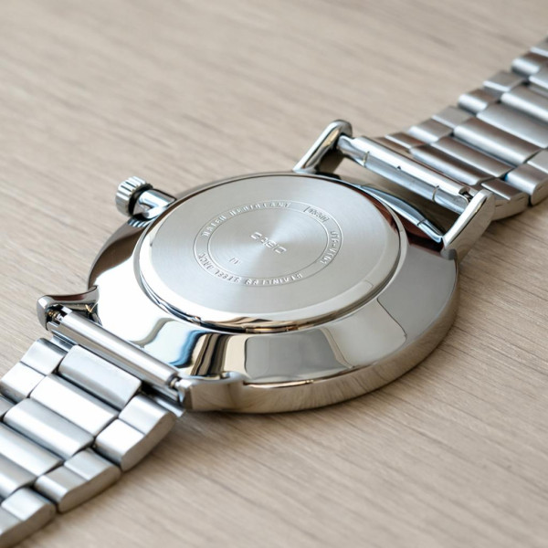 Чоловічий годинник Casio MTP-VT01D-2B класичний кварцовий зі синім циферблатом