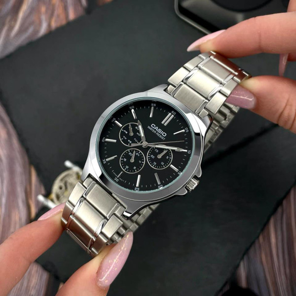 Чоловічий годинник Casio MTP-V300D-1A з металевим браслетом