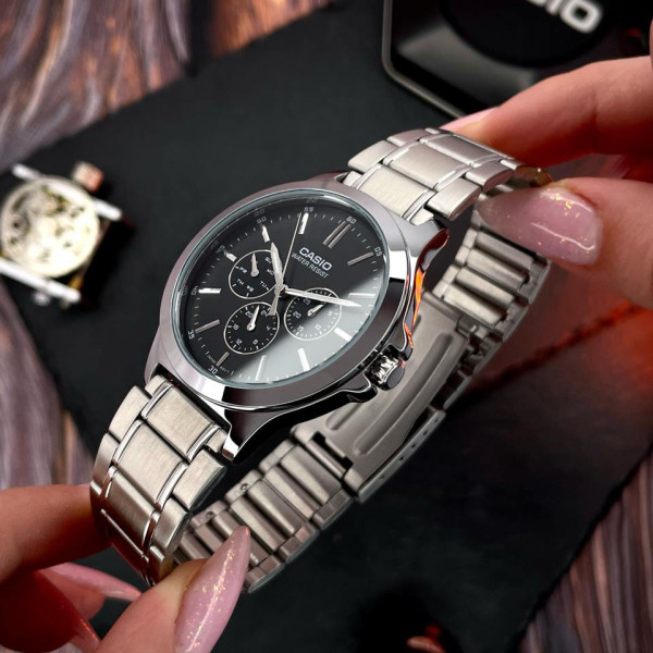 Чоловічий годинник Casio MTP-V300D-1A з металевим браслетом