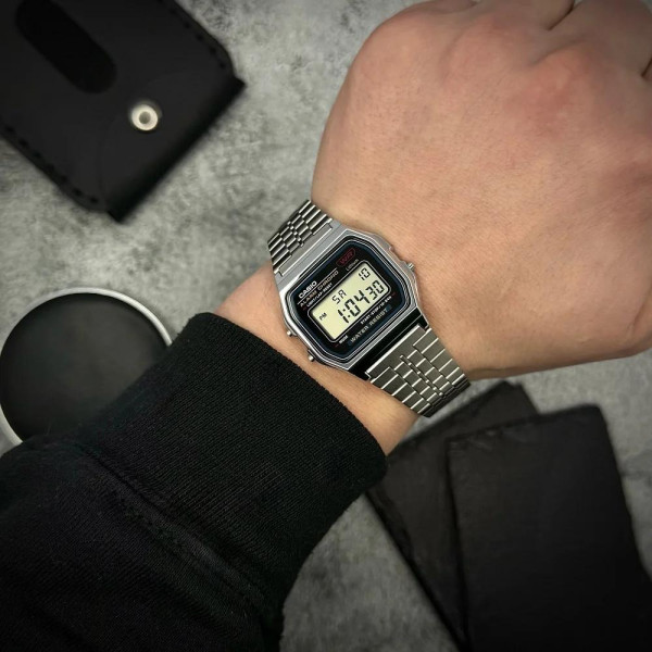 Чоловічий годинник Casio A159W-N1 електронний зі сріблястим браслетом