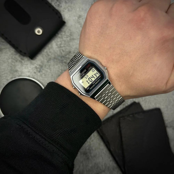 Чоловічий годинник Casio A159W-N1 електронний зі сріблястим браслетом