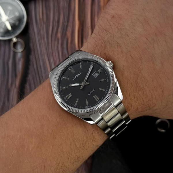 Чоловічий годинник Casio MTP-1302D-1A1 кварцовий з водозахистом 5 ATM