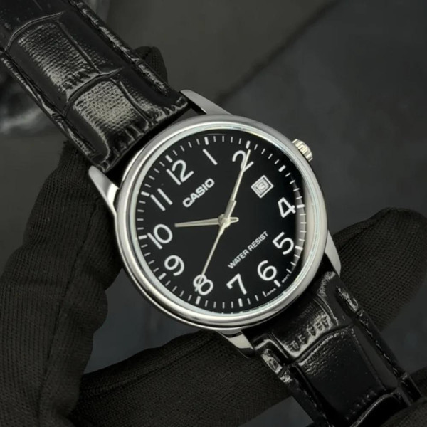 Чоловічий годинник Casio MTP-V002L-1B кварцовий з чорним шкіряним ремінцем