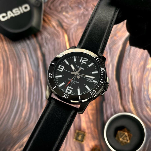 Чоловічий кварцовий годинник Casio MTP-VD01BL-1B 5 ATM з шкіряним ремінцем