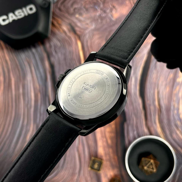 Чоловічий кварцовий годинник Casio MTP-VD01BL-1B 5 ATM з шкіряним ремінцем