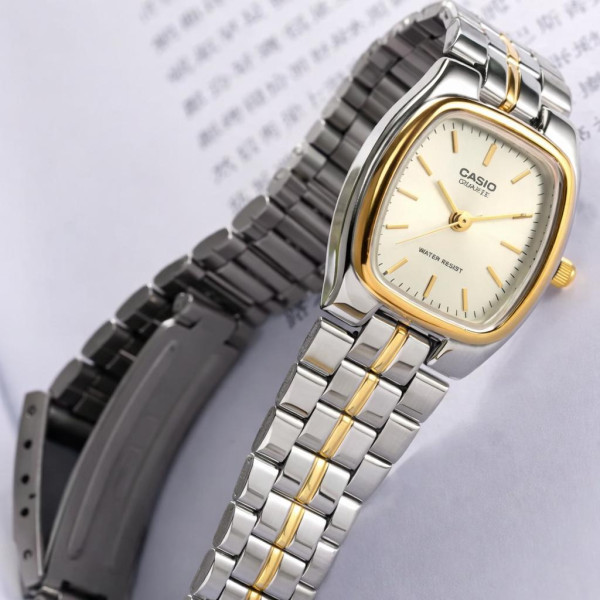 Жіночий годинник Casio LTP-1169G-9A з золотистим циферблатом
