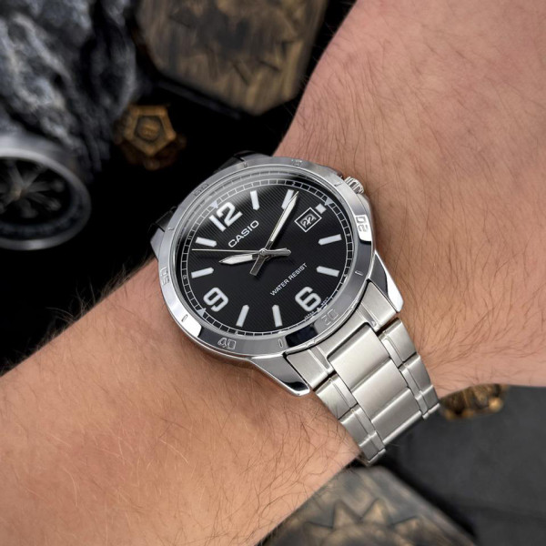 Мужские часы Casio MTP-V004D-1B2 кварцевые с металлическим браслетом