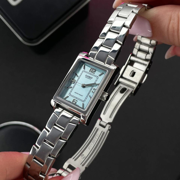 Жіночий годинник Casio LTP-1234DD-2A кварцовий синій циферблат