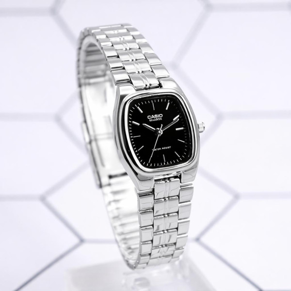 Жіночий годинник Casio LTP-1169D-1A кварцовий з металевим браслетом