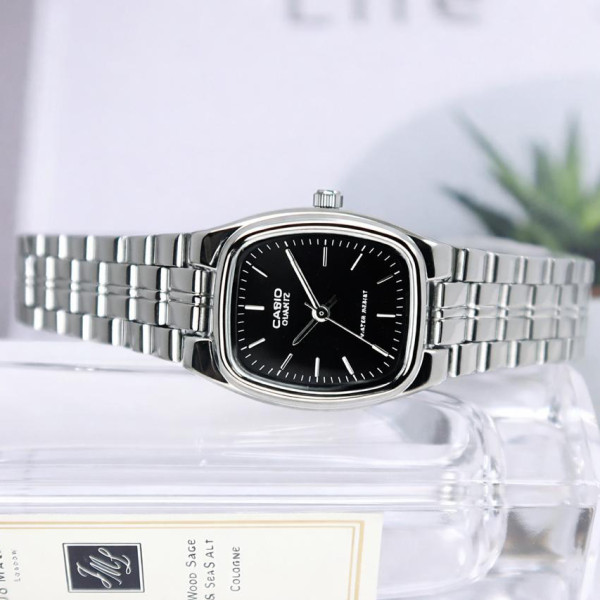 Жіночий годинник Casio LTP-1169D-1A кварцовий з металевим браслетом