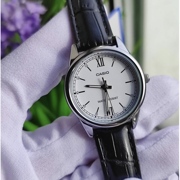 Женские часы Casio LTP-V005L-7B2 с черным кожаным ремешком