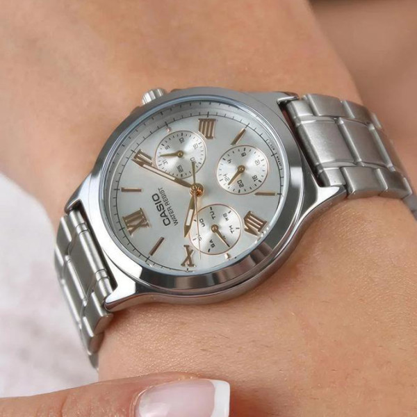 Жіночий годинник Casio LTP-V300D-7A2 з металевим браслетом