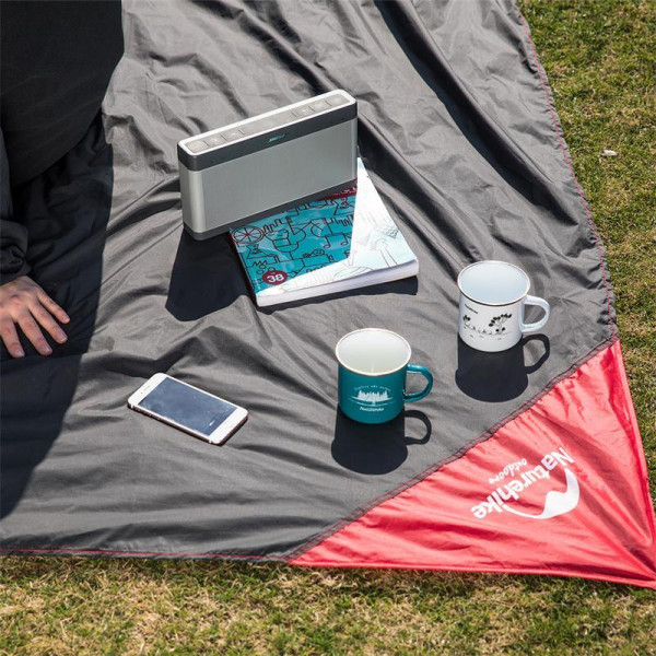 Коврик для пикника Naturehike NH17D050-B водостойкий 145х200 черный