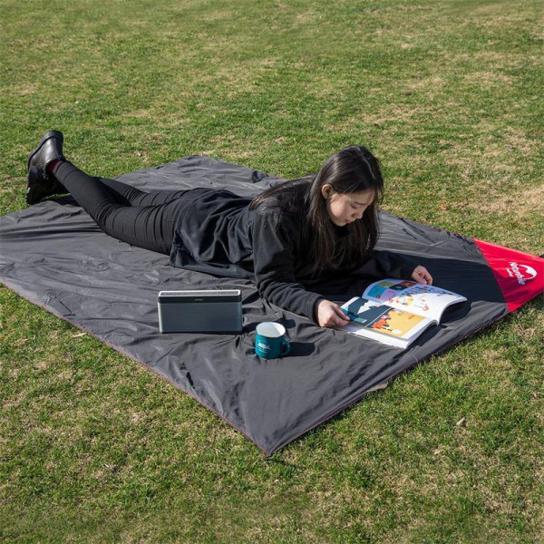 Коврик для пикника Naturehike NH17D050-B водостойкий 145х200 черный