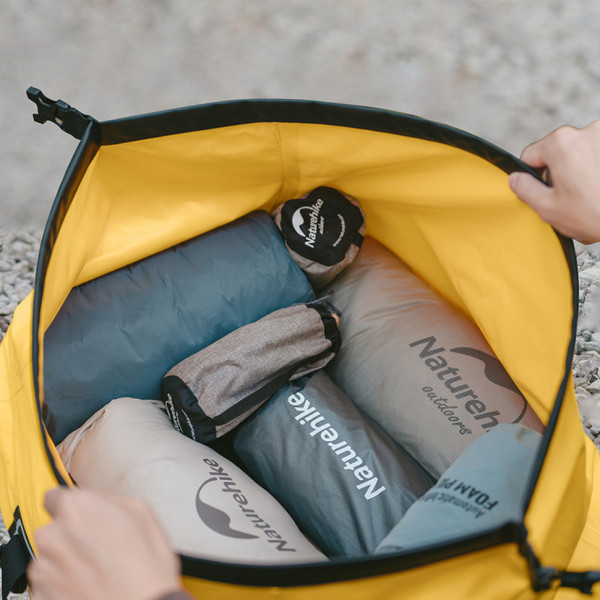 Водонепроникна дорожня сумка Naturehike CNK2450XB015 60 л жовта IPX6