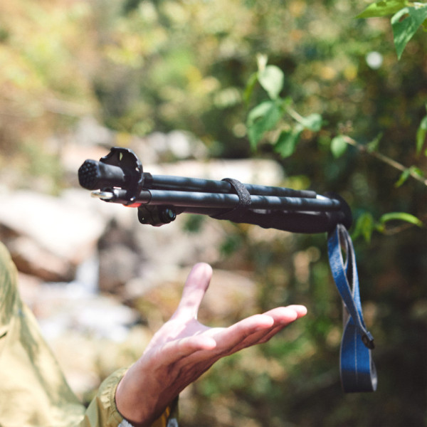 Треккинговая палка Naturehike CNK2450DS013 складная карбон алюминий черная